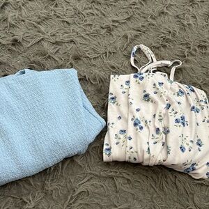 left : blue maternity dress // right : floral maternity dress